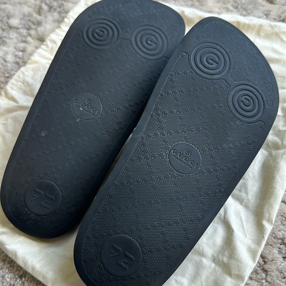 Gucci slides black and gold size 7 women - Picture 4 of 5